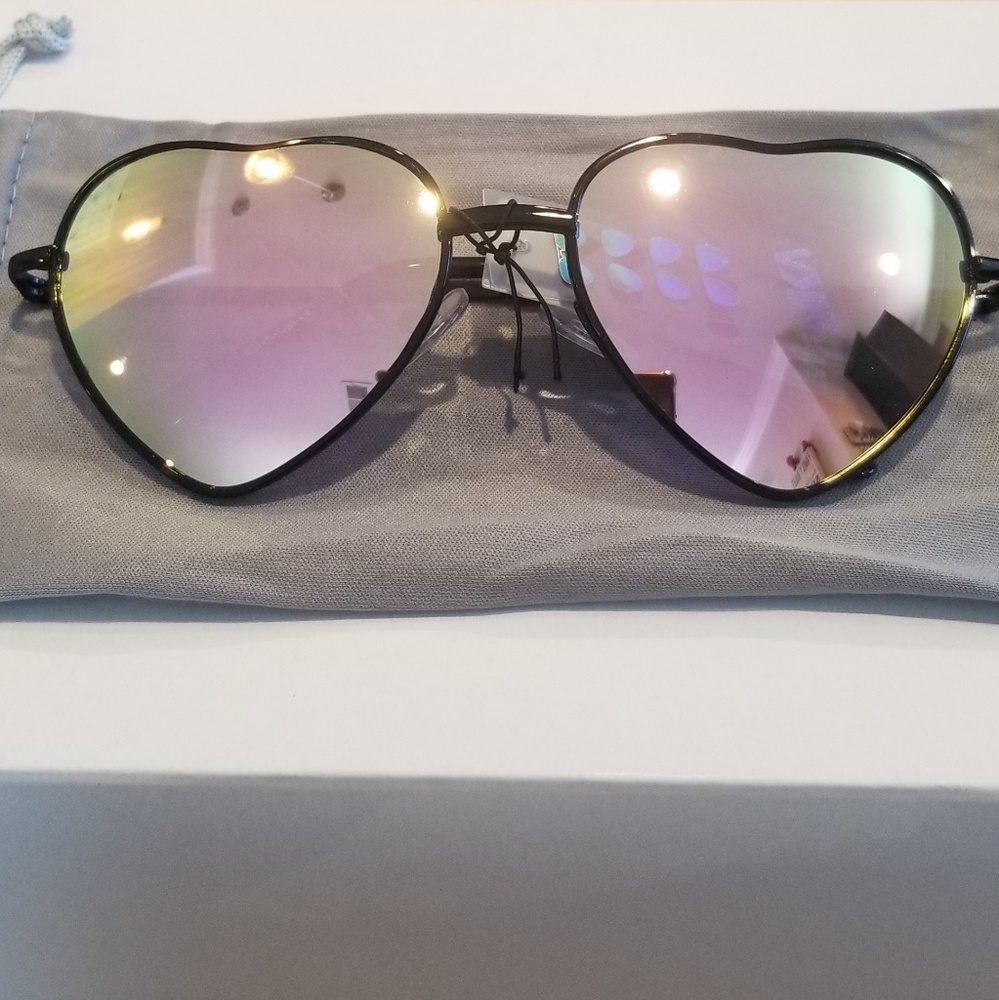 Valentines Pink Mirror Lens Heart Black Sunglasses